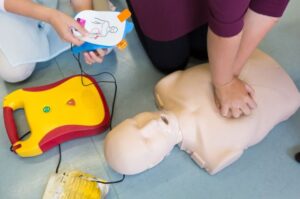 40 membres d&rsquo;organismes de Saint-Amable formés à l&rsquo;utilisation d&rsquo;un défibrillateur