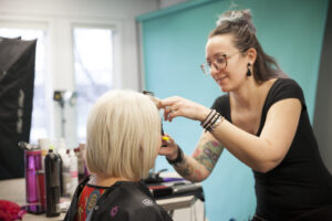 Une pose pour le rose : 50 participantes et plus de 2000 $