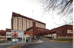 Un homme armé arrêté à l&rsquo;hôpital Pierre-Boucher