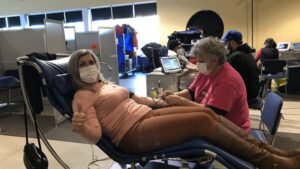 Collecte de sang de la mairesse Maud Allaire le 29 mars