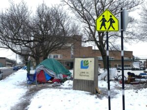 Itinérance : Longueuil présente son plan et interpelle Québec