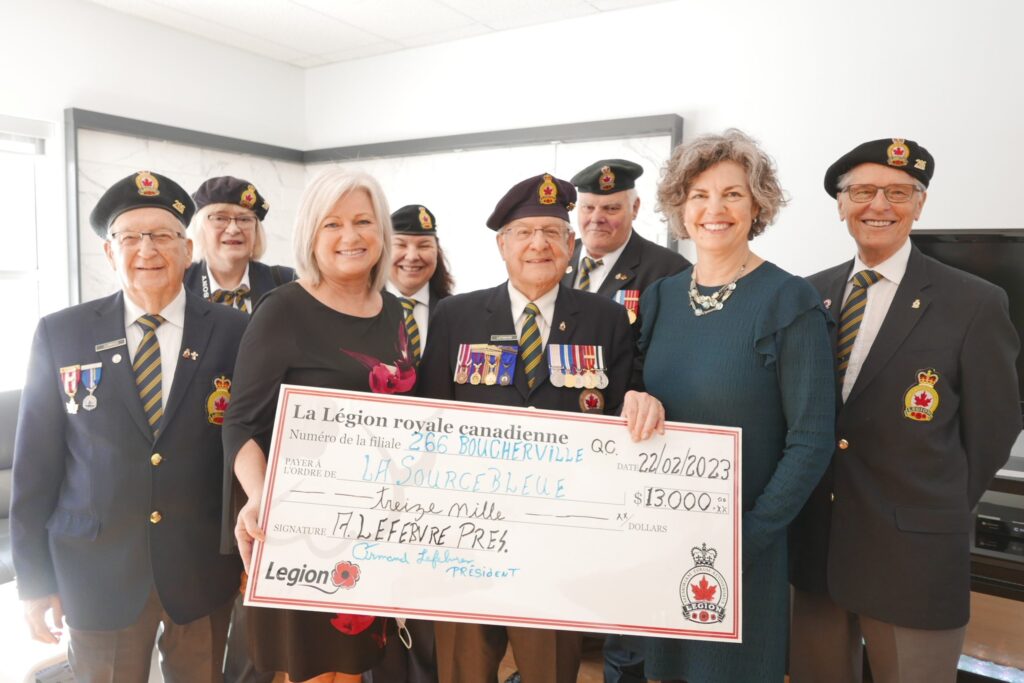 La Légion royale fait un don de 13 000 $ à la Source Bleue