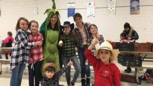 Paniers de légumes biologiques à l’école Père-Marquette