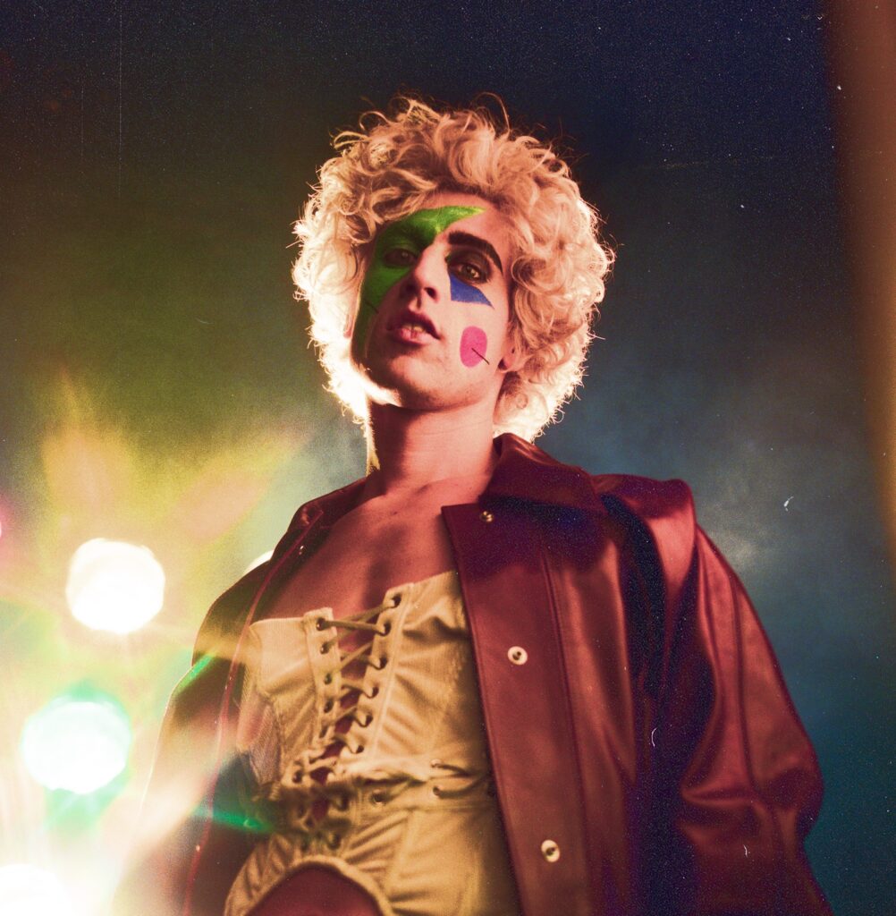 Le Phare culturel de Verchères: Mini-festival « Un char pis une barge »