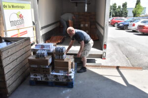 Rona et éno-Dépôt de la Rive-Sud remettent 10 000 $ à Moisson Rive-Sud