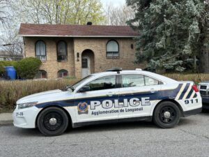 Un objet incendiaire lancé sur une ésidence à Boucherville