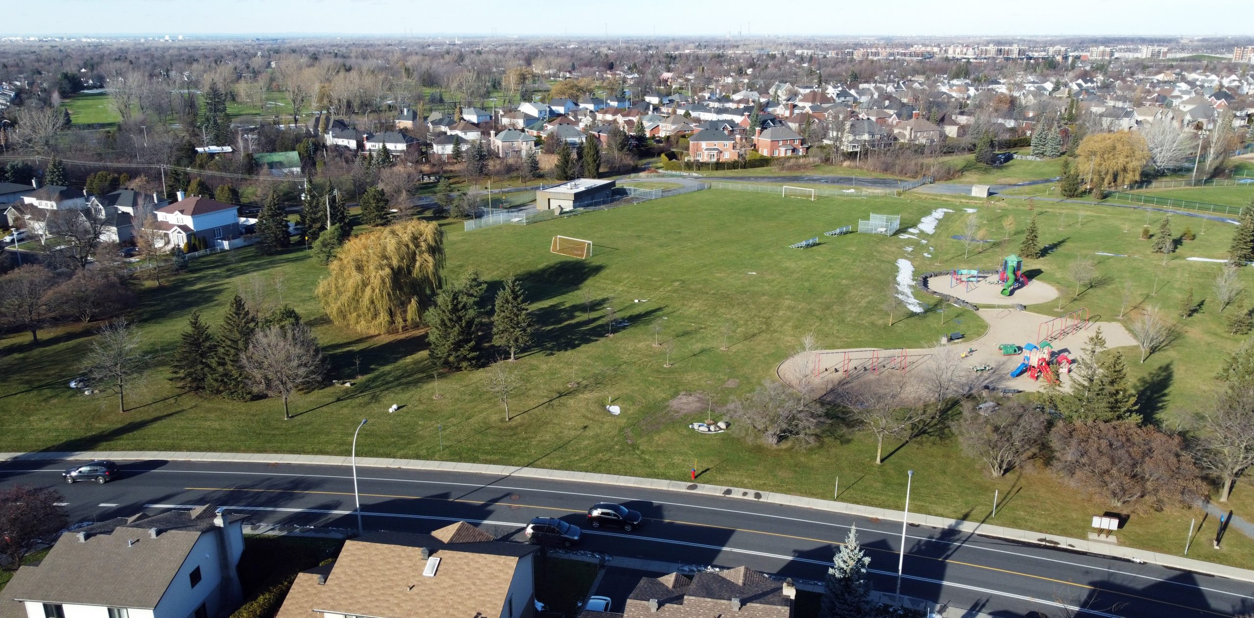 étro 2023 : une école dans un parc