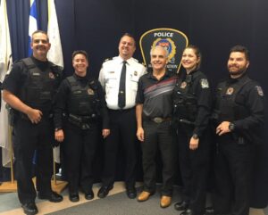 Quatre policiers sauvent la vie d’un homme