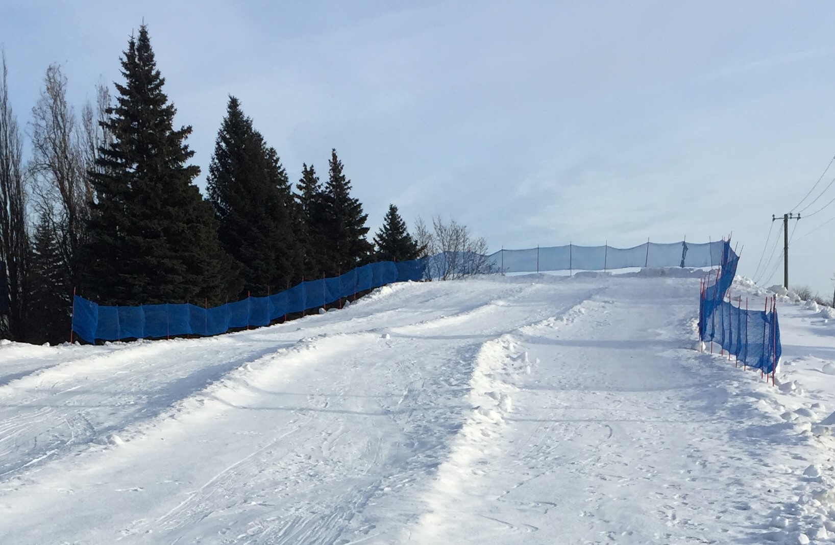 Pentes à glisser, patinoires et sentiers de ski de fond fermés