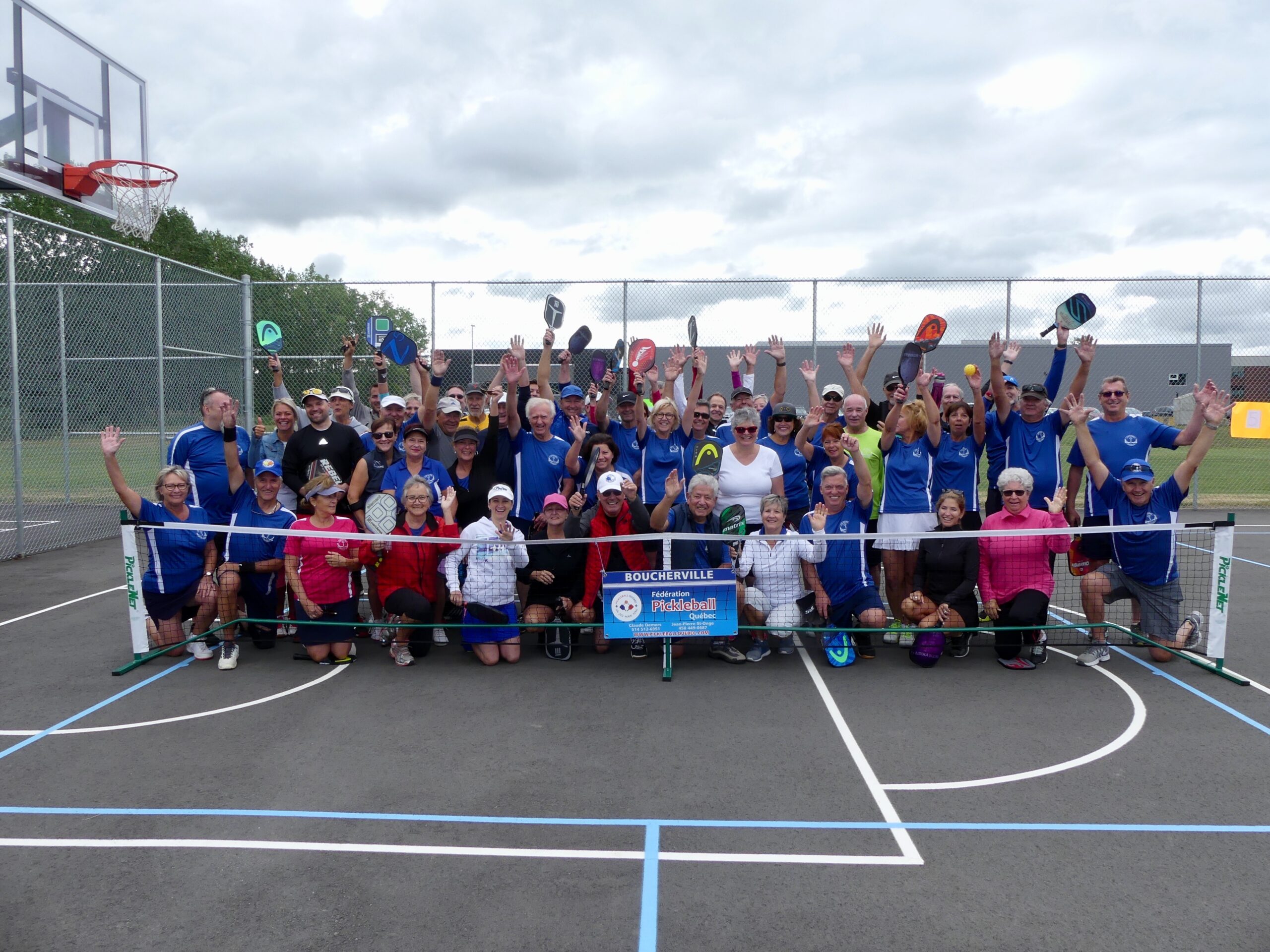 Une cinquantaine de joueurs de Boucherville célèbrent la Journée nationale de pickleball