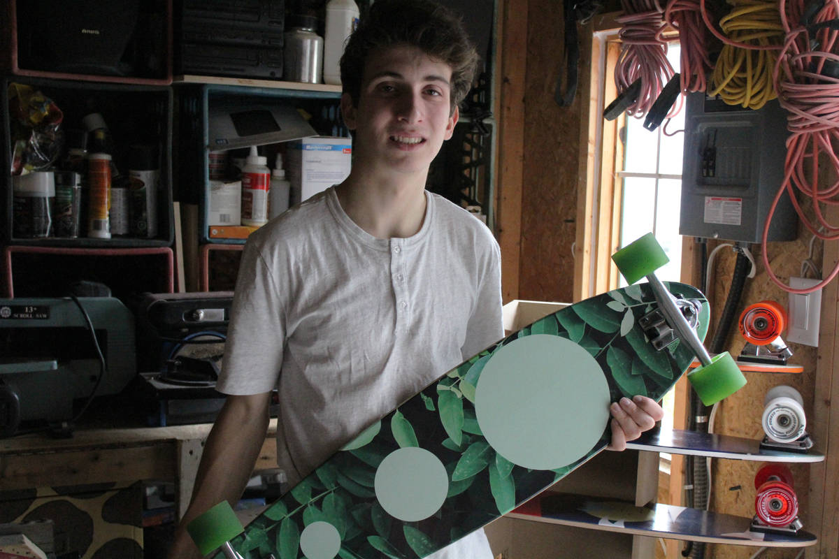 À 16 ans, il lance sa compagnie BrachyBoard et vise le marché nord-américain