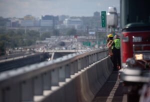 Pont Samuel-De Champlain : le Bloc québécois éclame des glissières antisuicides