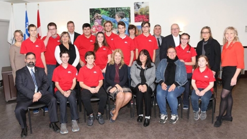 Le profil guitare de l’école secondaire du Grand-Coteau honoré par le conseil municipal de Sainte-Julie