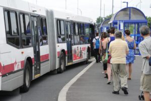 éforme tarifaire dans le transport en commun : des rabais pour certains mais plus cher pour utiliser le REM!