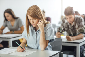 Cours d’été : Alloprof veut soutenir les milliers d’élèves en échec au Québec