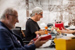 Une deuxième vie pour vos objets : l’atelier Rafistout devient un service permanent