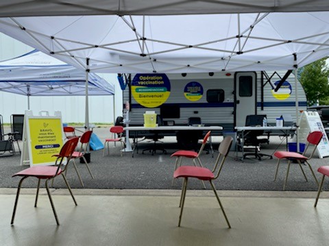 COVID-19 : le CISSS va à la rencontre des jeunes avec sa roulotte mobile de vaccination