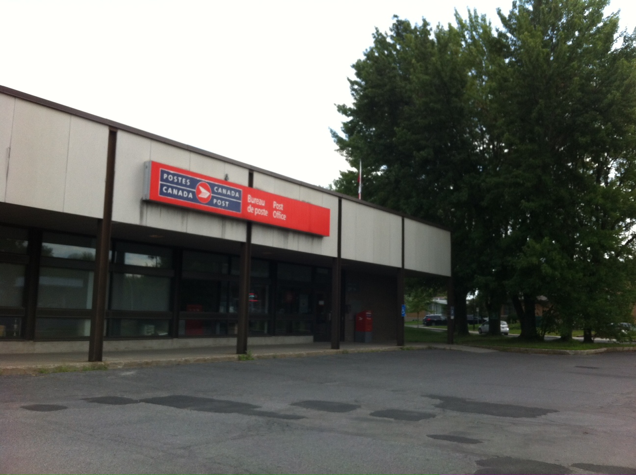 Une vente-débarras des facteurs pour le Club des petits déjeuners