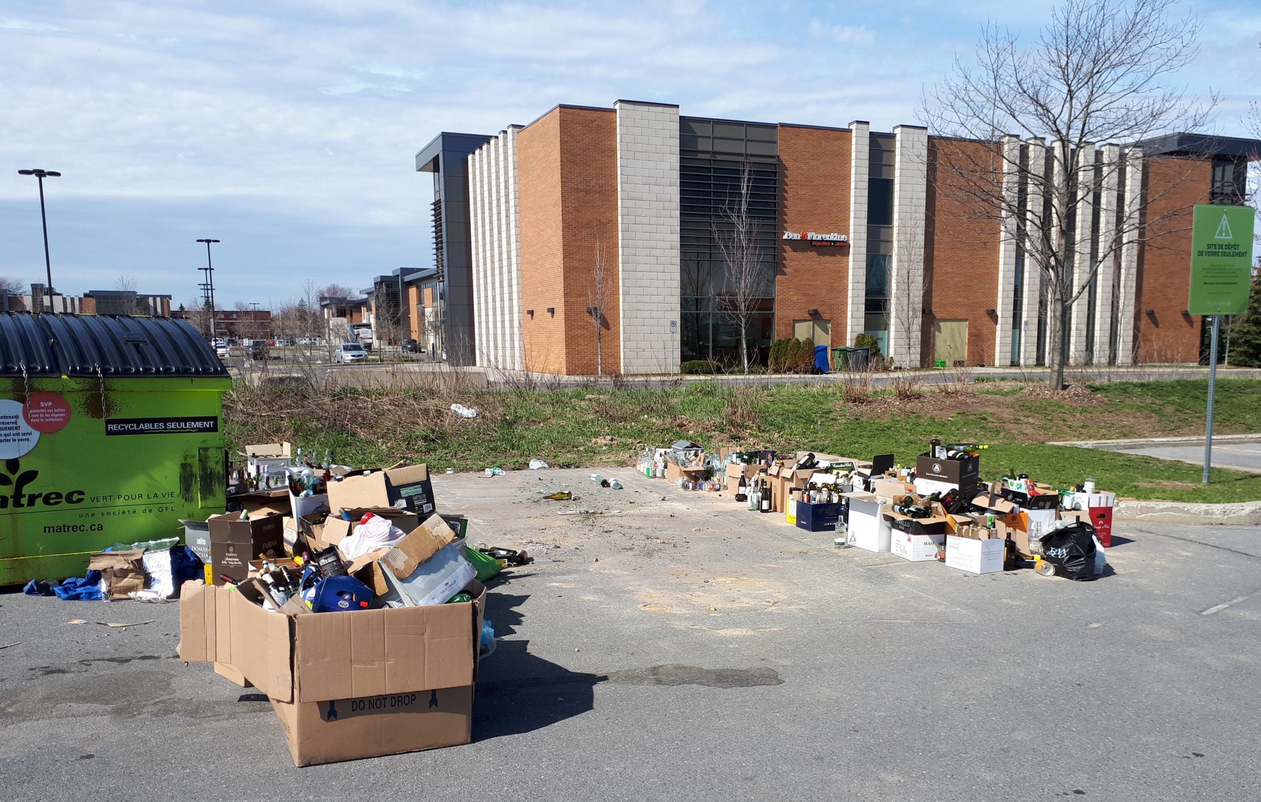 Des problèmes de débordement des conteneurs à verre