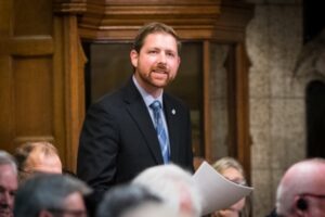 Xavier Barsalou-Duval veut ajuster la prestation d’urgence  aux étudiants pour encourager le travail