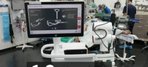 Un robot à la fine pointe pour la chirurgie du genou à l’Hôpital Charles-Le Moyne