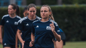 Soccer professionnel: une Varennoise signe avec les Roses de Montréal