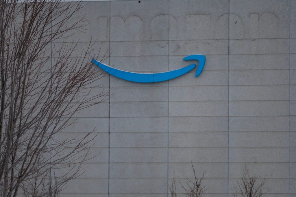 Le projet d’entrepôt régional d’Amazon à Varennes est « sur la glace »