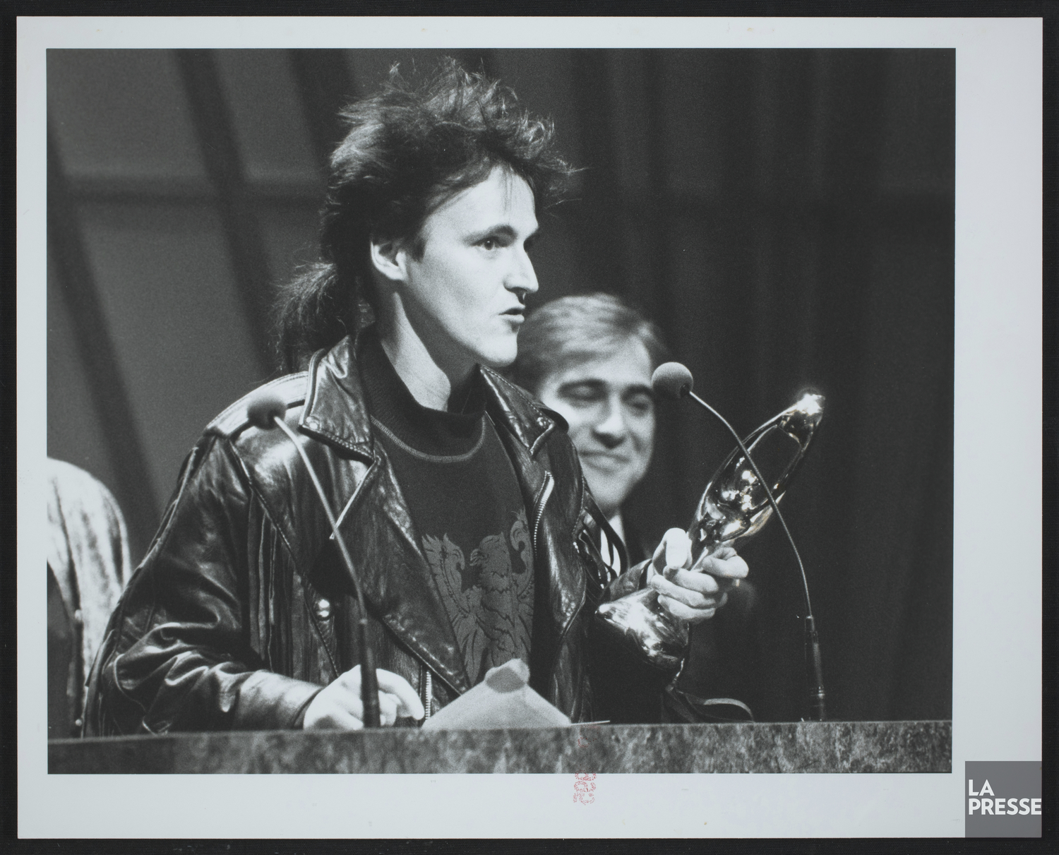 « Courts su’l top pis longs en arrière* » : 100 ans de coupes Longueuil dans les collections patrimoniales du Québec