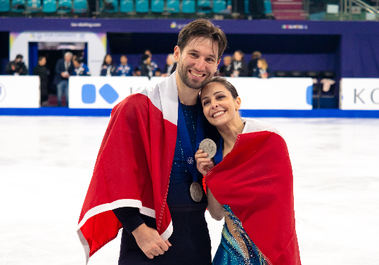 L’argent aux Championnats des quatre continents