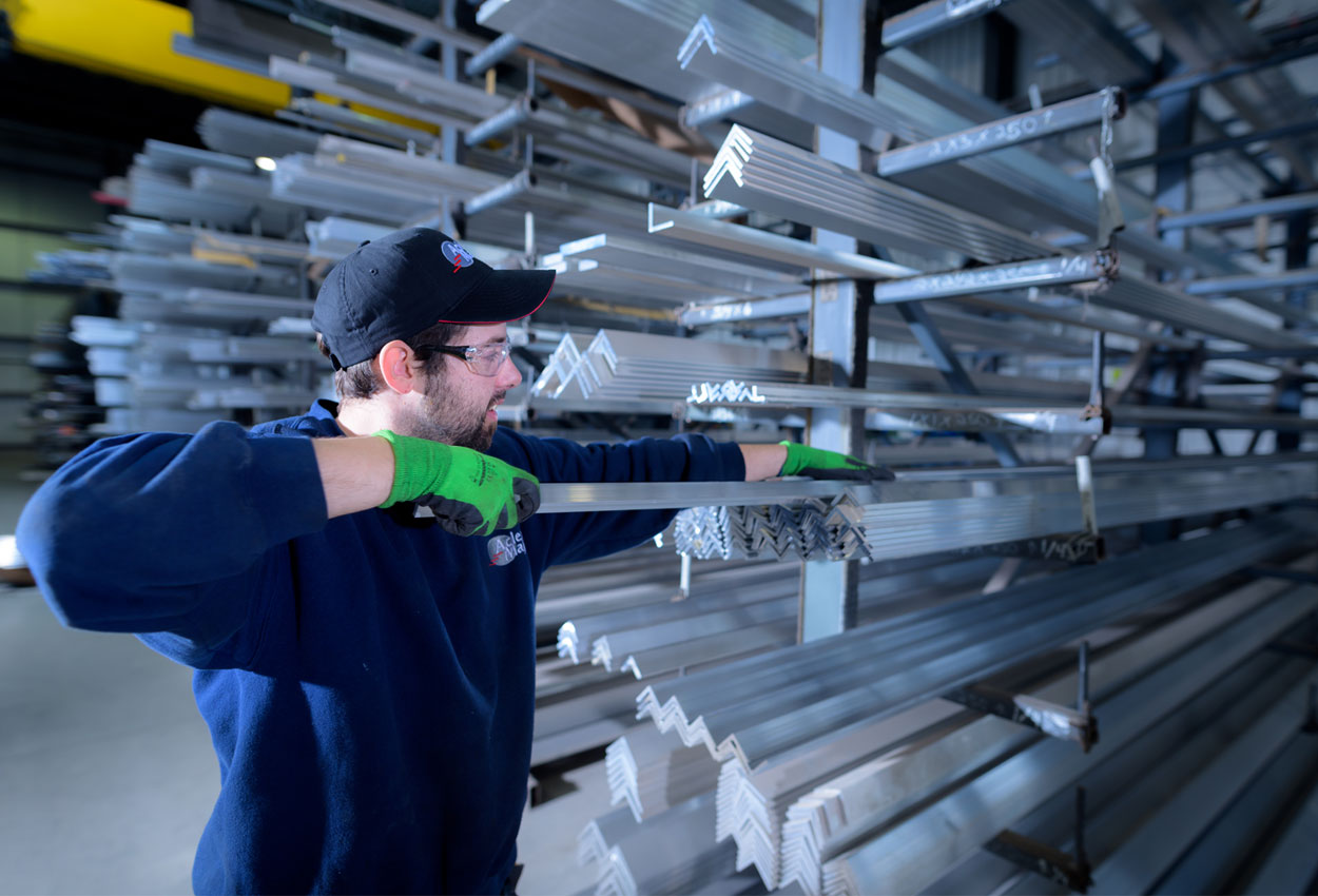 Tarifs de Trump: une « situation déplorable » à laquelle s’active le député Barsalou-Duval