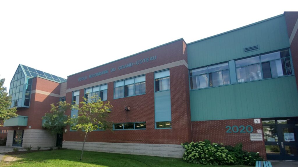 Demande d’agrandir ou d’adapter l’école secondaire à Sainte-Julie