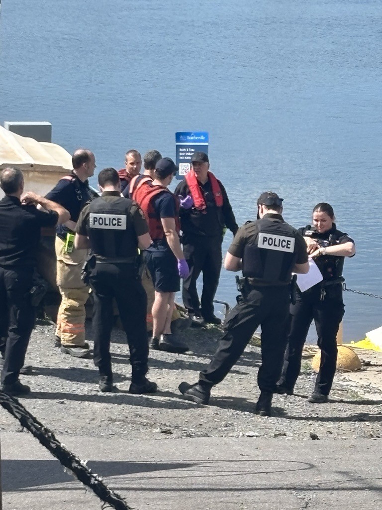 Opération de la SQ aux abords du fleuve