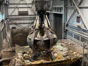 Visite dans l’estomac qui digère la matière organique