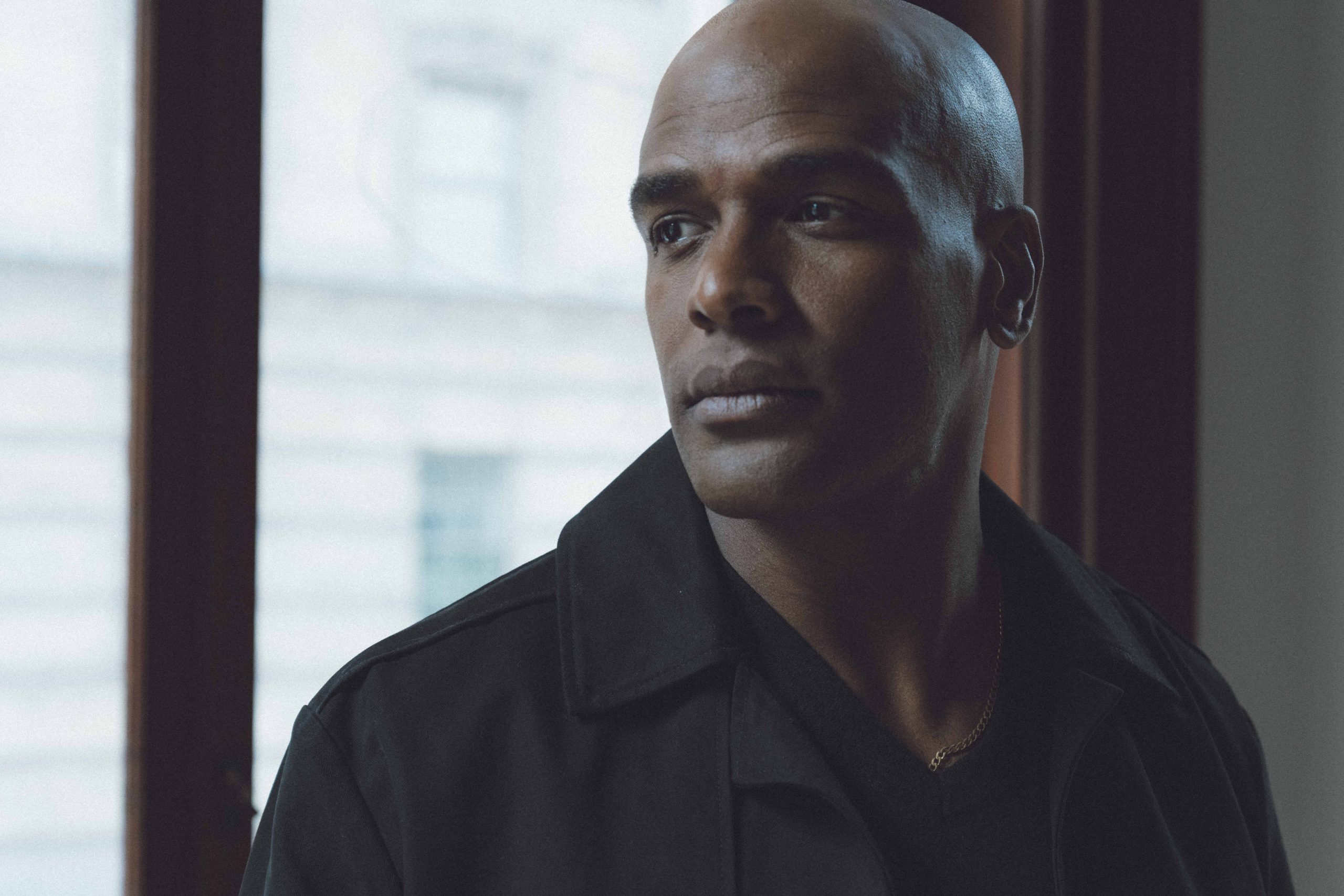 Un premier rôle dans Ravages : le parcours enflammé d’Ako Chanoine