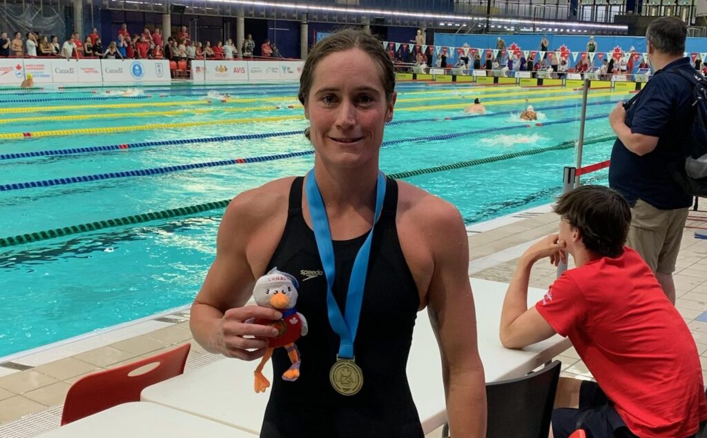 Le Club de natation Mustang en eaux troubles