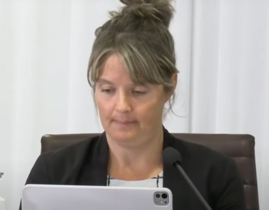 Amélie-Poirier-départ