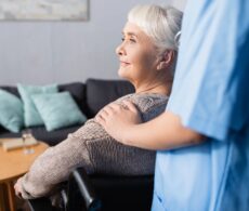 Pourquoi opter pour une aide à domicile privée au Québec ?