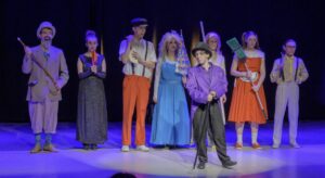 La France conquise par la troupe Les Gougounes Masquées