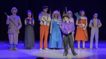 La France conquise par la troupe Les Gougounes Masquées