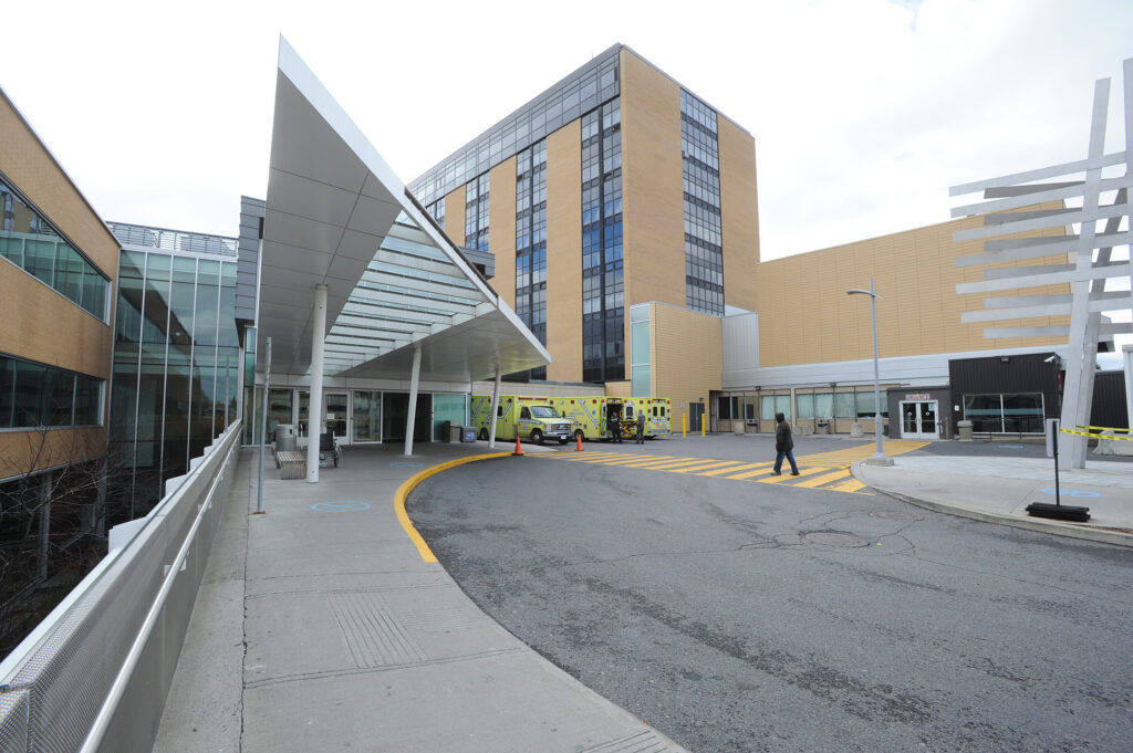 hopital-charles-le-moyne