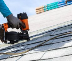 Décès d’un couvreur à Boucherville : des lacunes de sécurité pointées par la CNESST