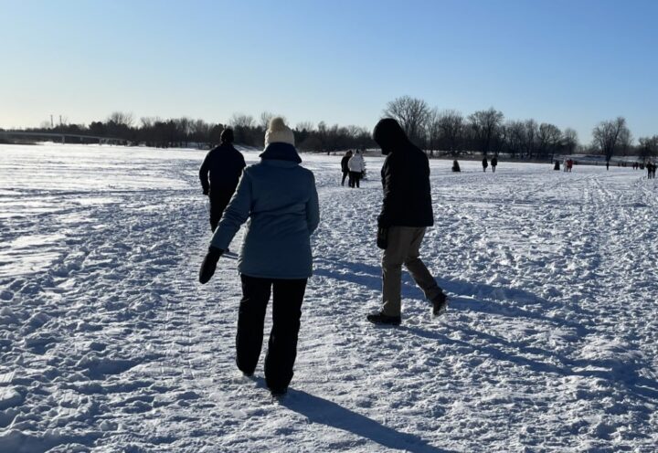 Traversée sur la glace : la Sépaq retire les sapins du fleuve