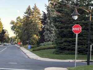 Un frein à la vitesse: deux stops sur De Varennes Nord