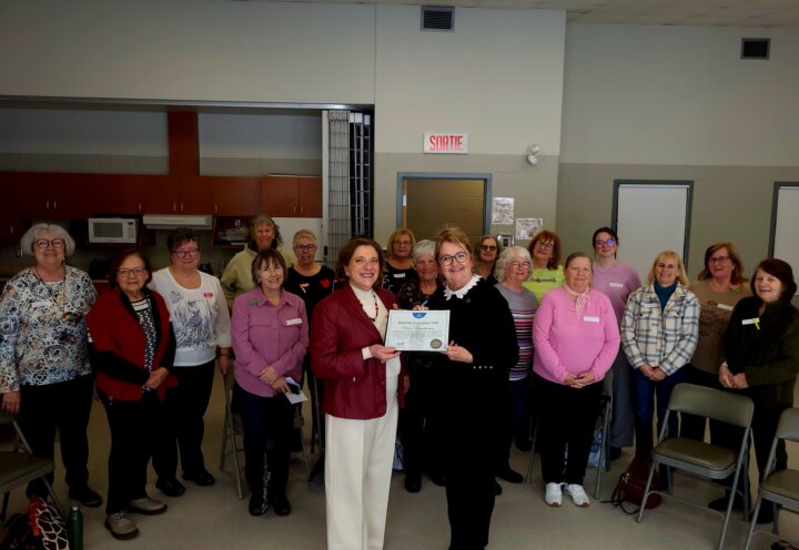 La présidente du Centre pour femmes Impact honorée