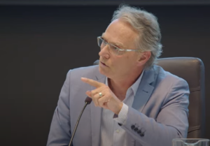 Varennes: le maire Damphousse donne sa version des faits