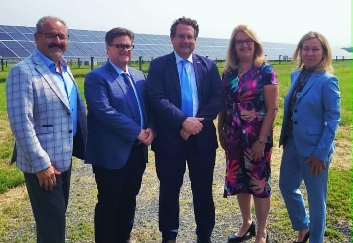 Un plan dévoilé à Varennes pour renforcer l’autonomie énergétique du Québec