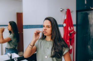 Comment prendre soin de ses dents sans assurance dentaire?