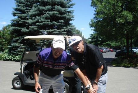 Alice Cooper joue une partie de golf à Boucherville