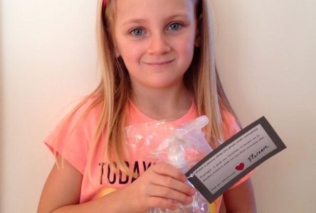 La jeune Varennoise de 7 ans veut amasser des fonds pour la Maison Source Bleue