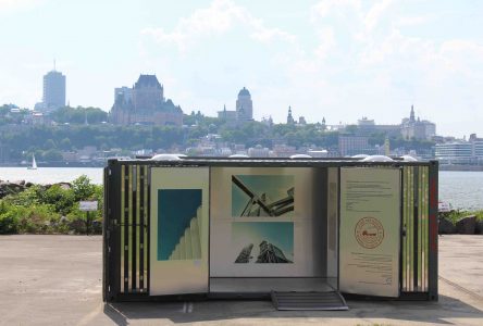 Exposition itinérante de photographies maritimes : le conteneur transformé en galerie d’art arrive à Contrecœur